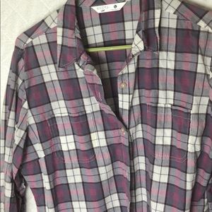 Women’s large cotton button down shirt